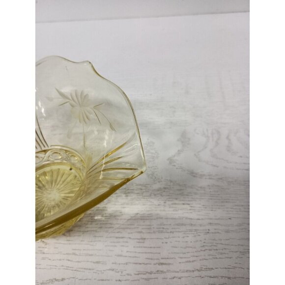 Vintage Lancaster Yellow Depression Glass Serving Bowl Etched Flower Ruffle Edge - Picture 3 of 13
